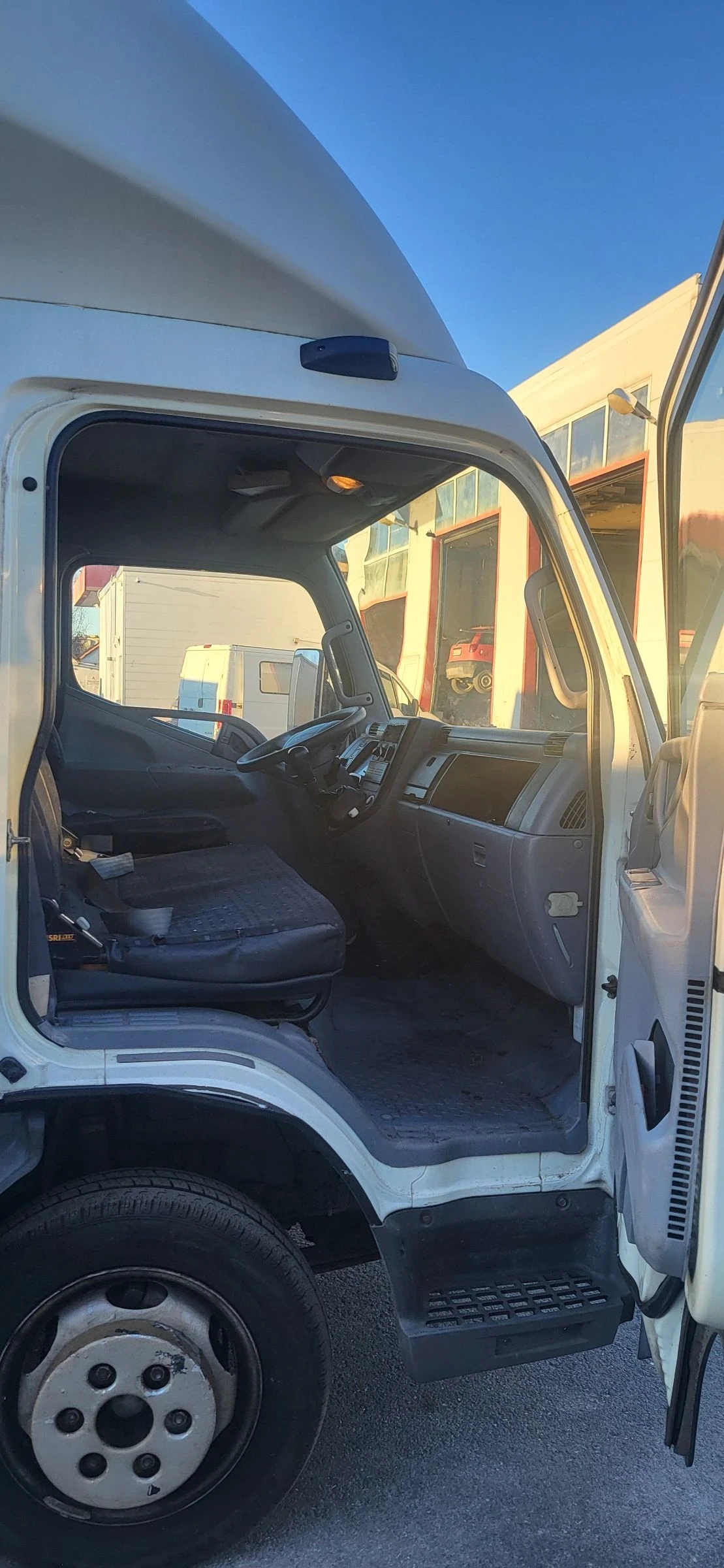 Mitsubishi Canter  - изображение 4