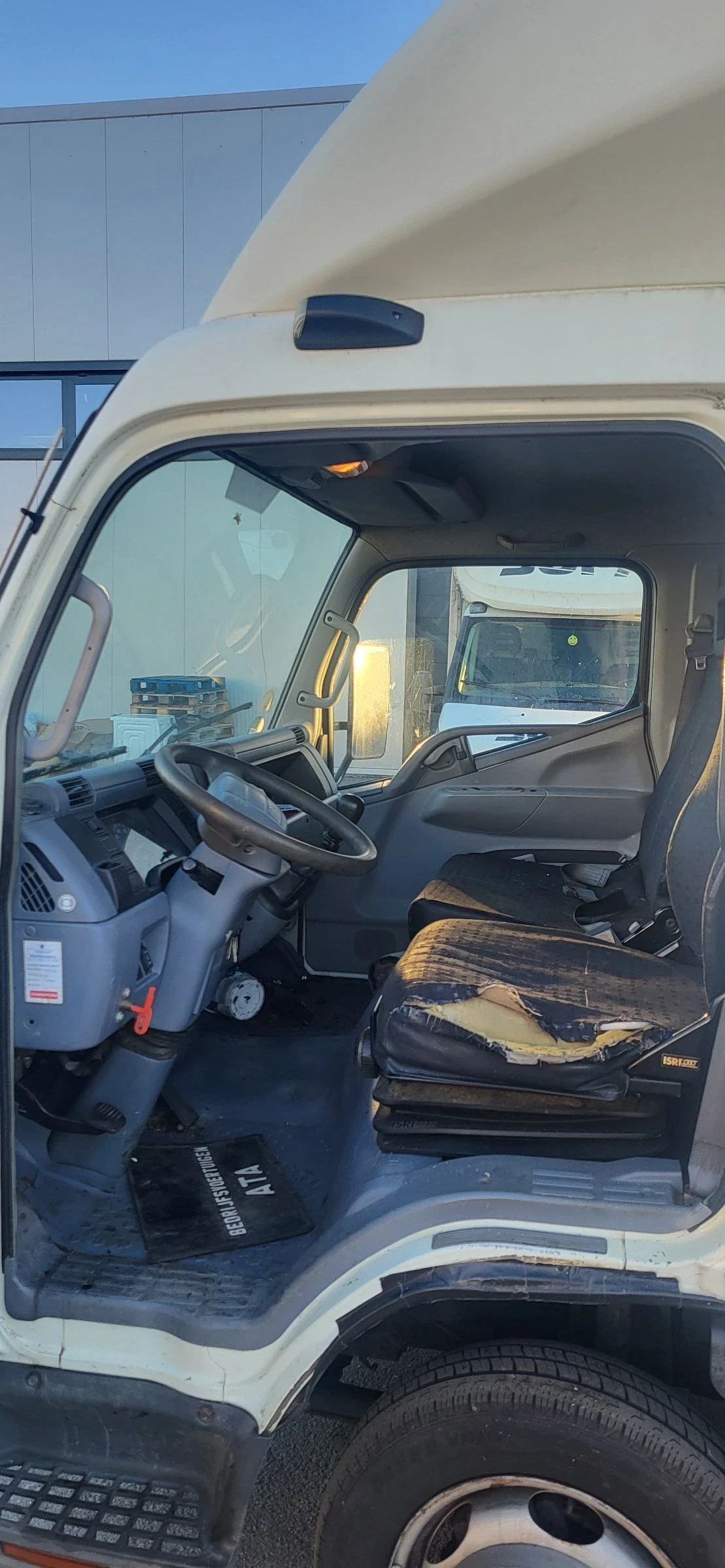 Mitsubishi Canter  - изображение 3