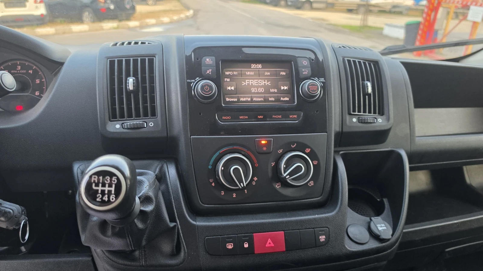Peugeot Boxer, снимка 12 - Бусове и автобуси - 55578763