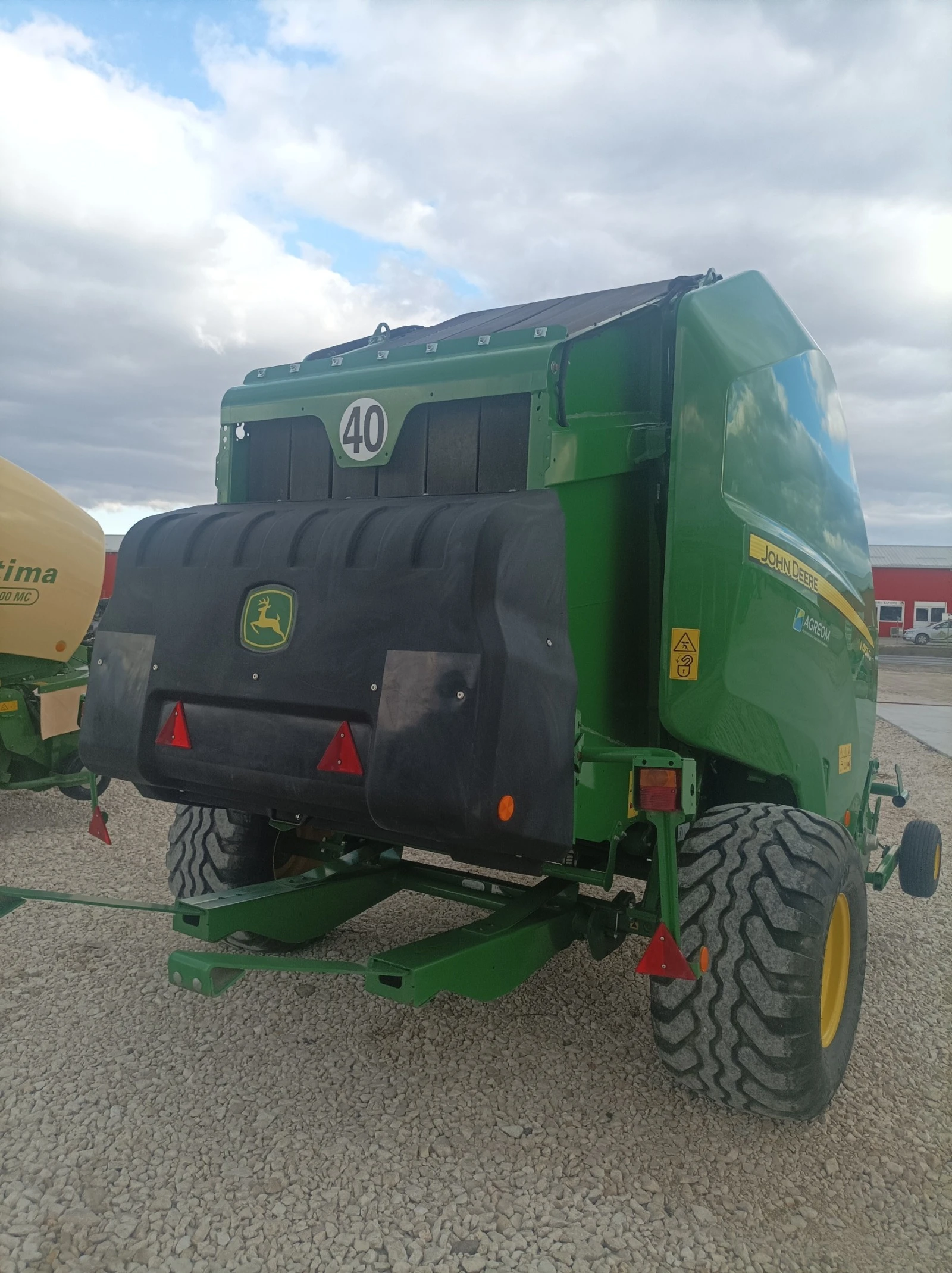 Балировачка John Deere V451G - изображение 5