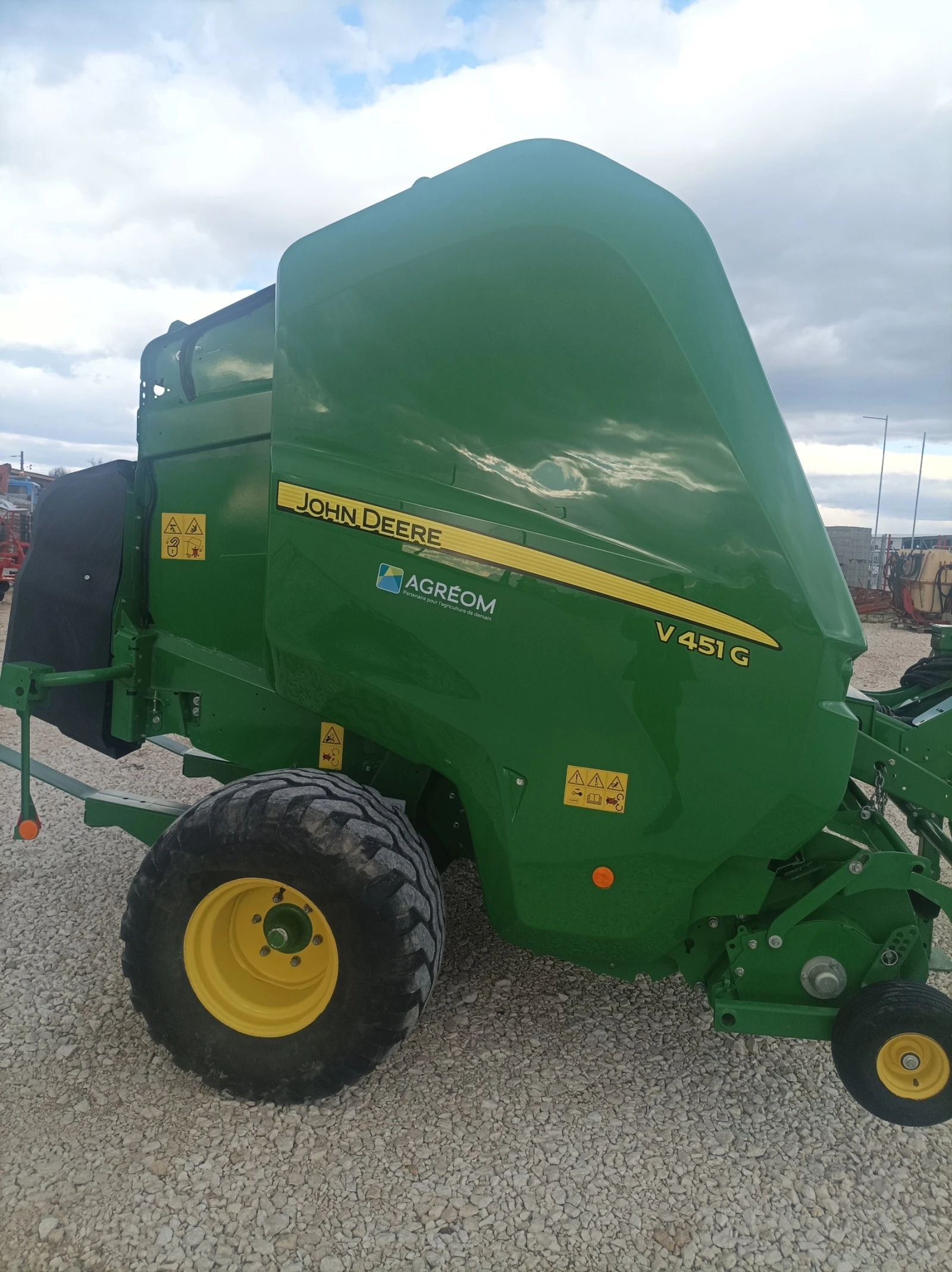 Балировачка John Deere V451G - изображение 4