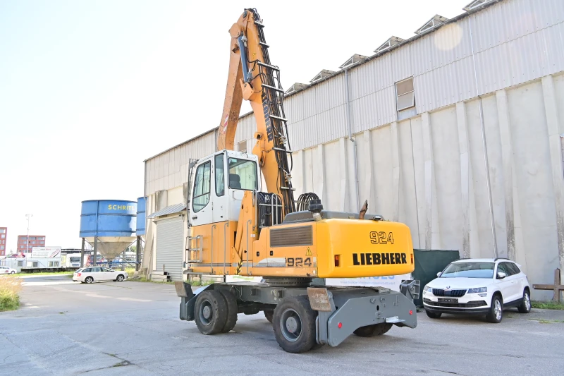Багер Liebherr A924C, снимка 8 - Индустриална техника - 43410202