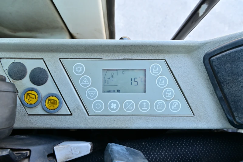 Багер Liebherr A924C, снимка 15 - Индустриална техника - 43410202