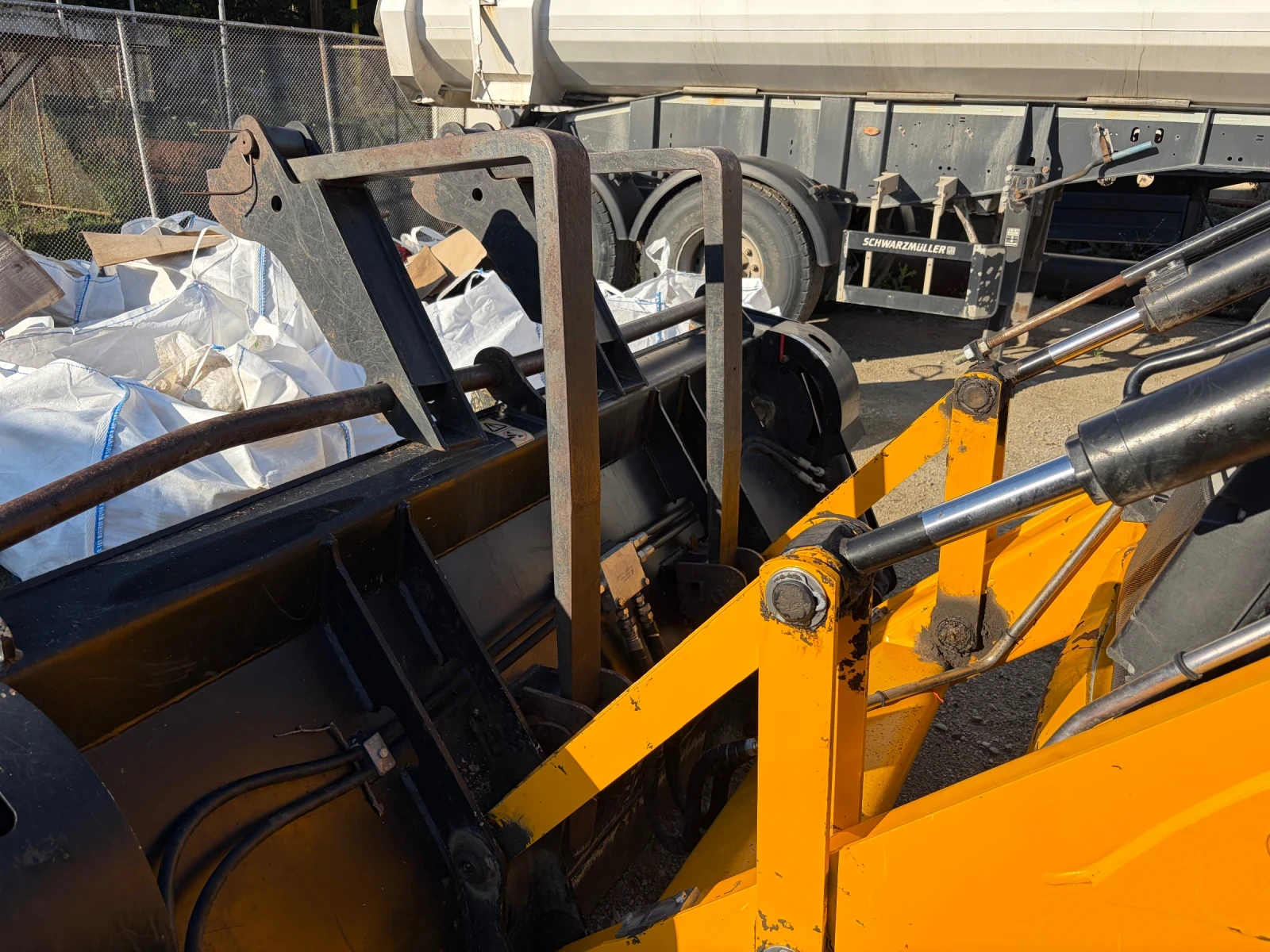 Багер JCB 3CX Plus, снимка 3 - Индустриална техника - 55412894