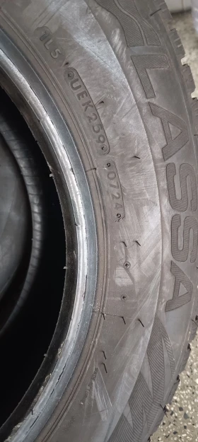 Гуми Зимни 215/65R16, снимка 3