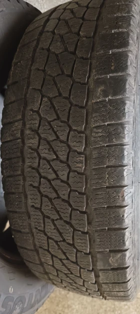 Гуми Зимни 215/65R16, снимка 7