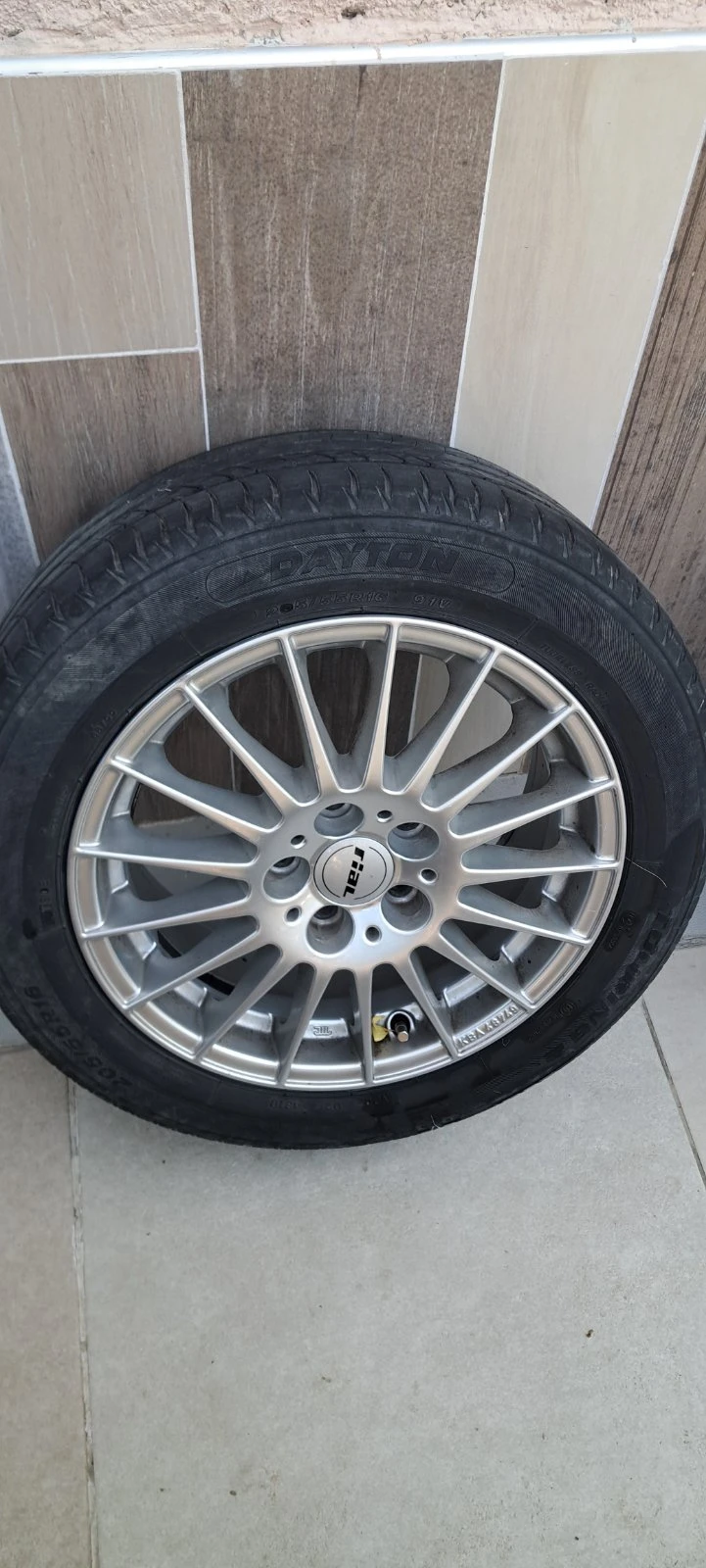 ���� � ������ 205/55R16 �� ����� | Mobile.bg � ����������� 5