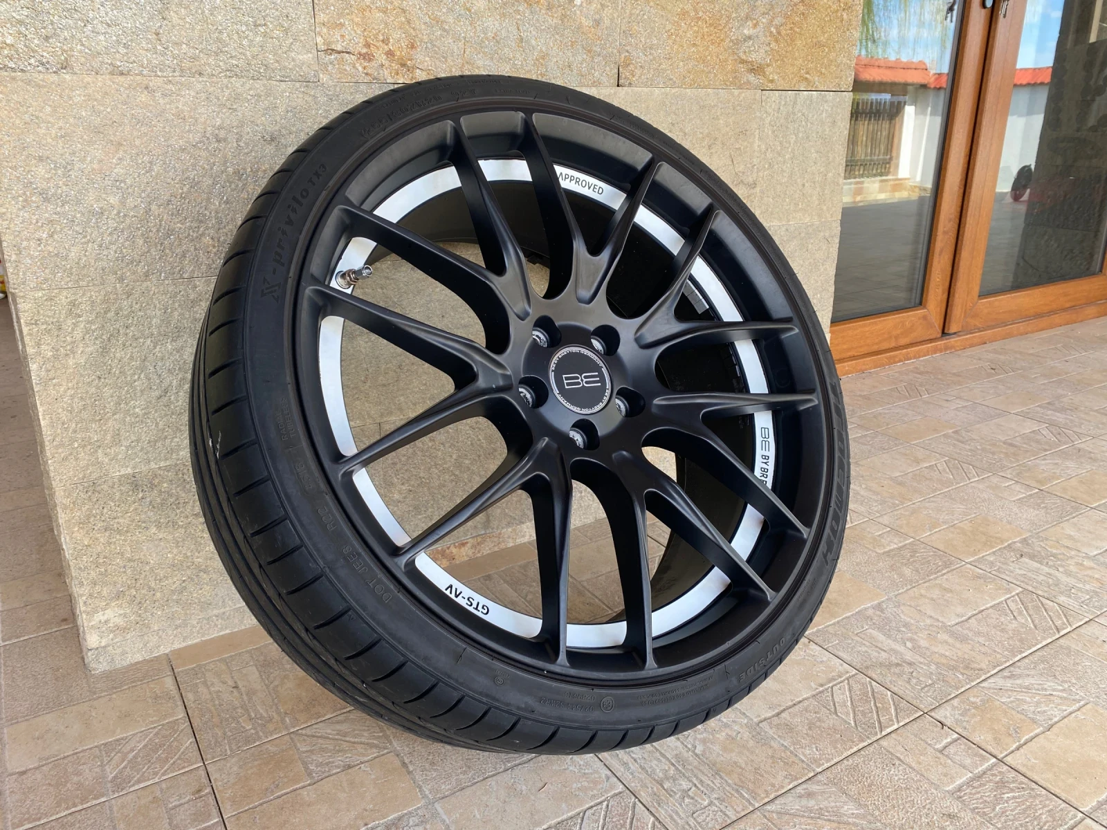 Гуми с джанти Vredestein 255/30R20, снимка 3 - Гуми и джанти - 54127338