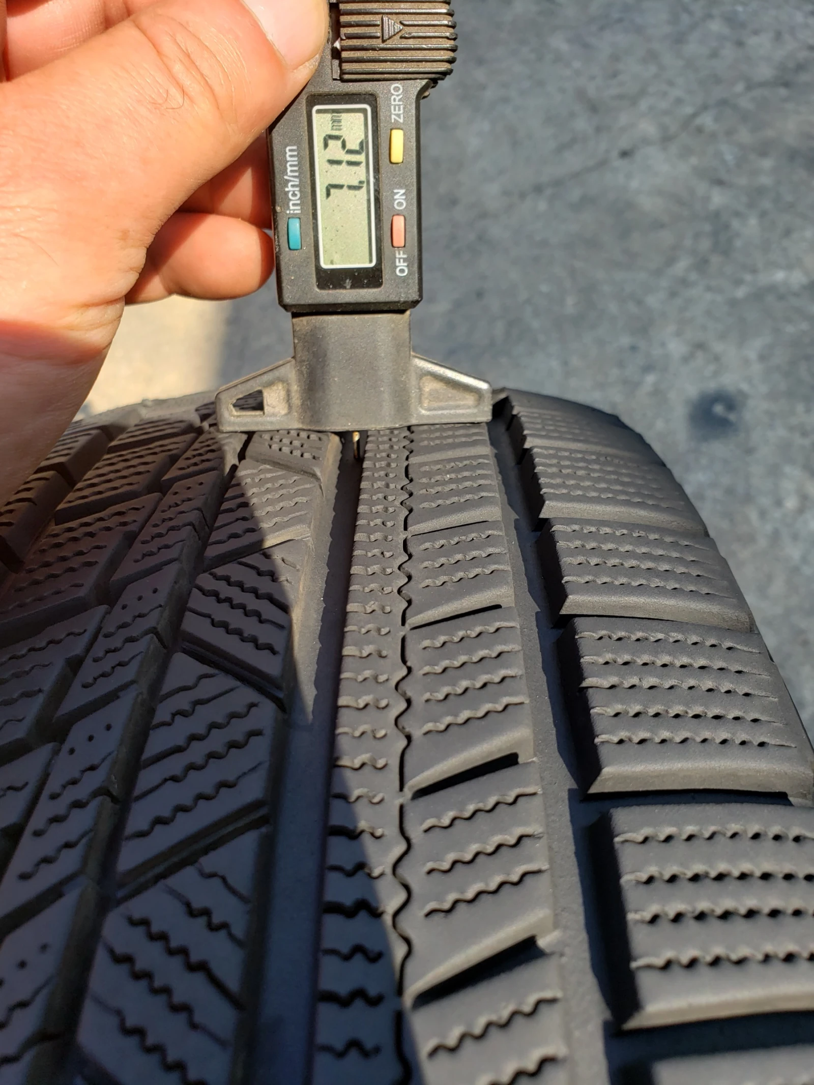 Гуми Зимни 195/65R15, снимка 9 - Гуми и джанти - 55968298