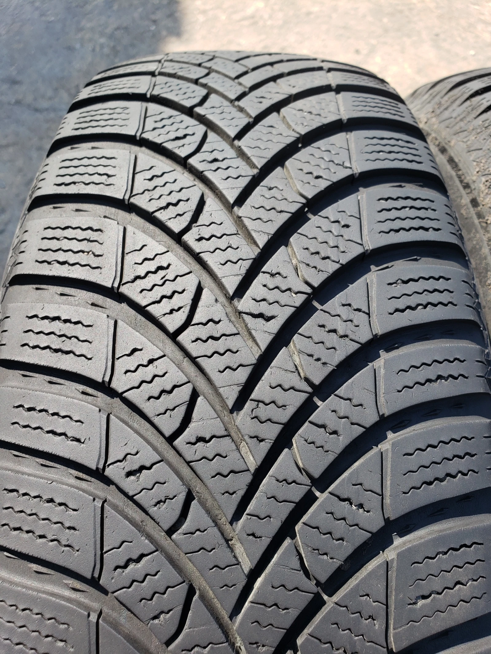 Гуми Зимни 195/65R15, снимка 10 - Гуми и джанти - 55968298