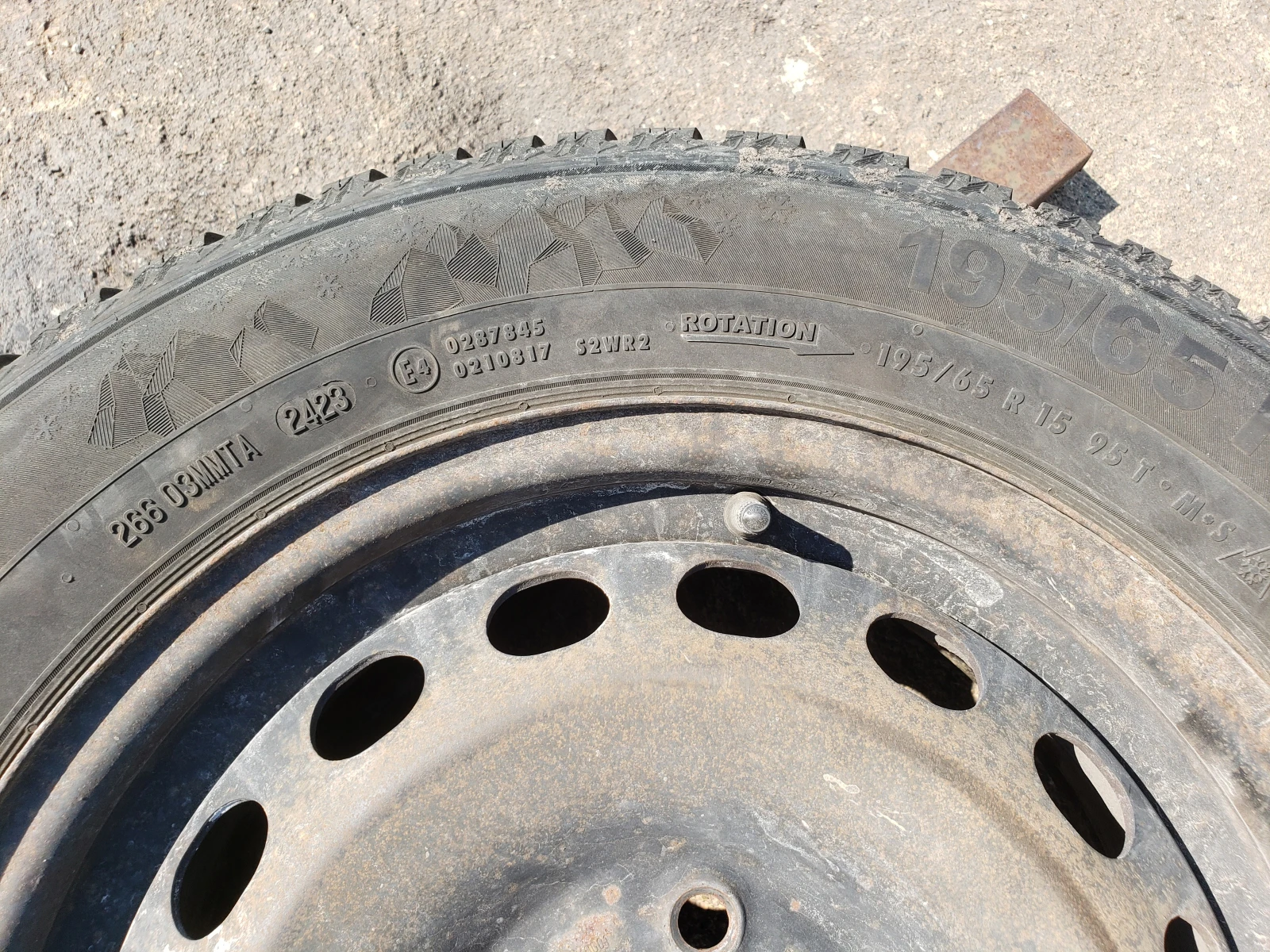 Гуми Зимни 195/65R15, снимка 12 - Гуми и джанти - 55968298