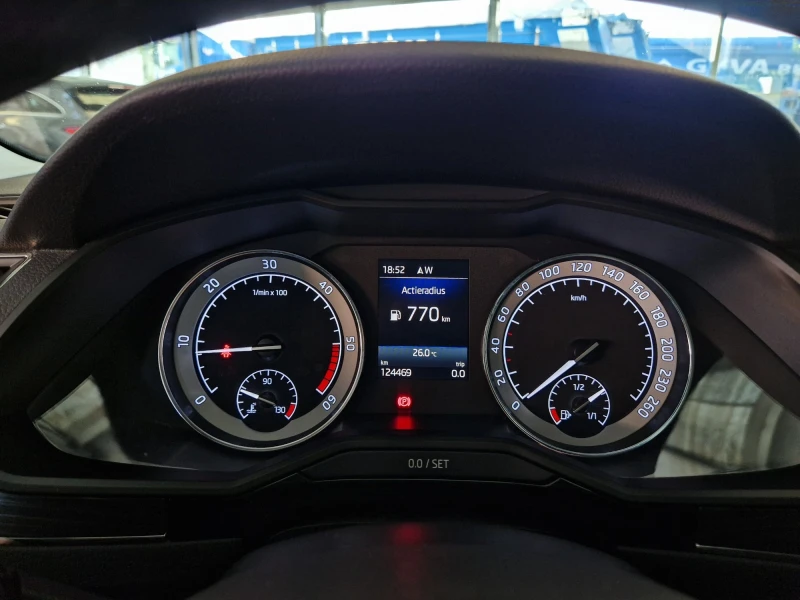 Skoda Superb Premium, снимка 15 - Автомобили и джипове - 51893579