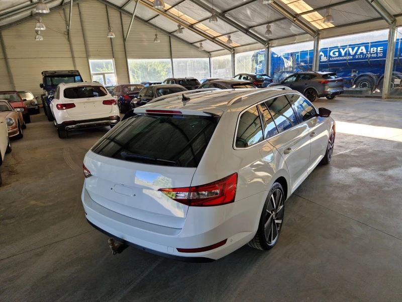 Skoda Superb Premium, снимка 4 - Автомобили и джипове - 51893579