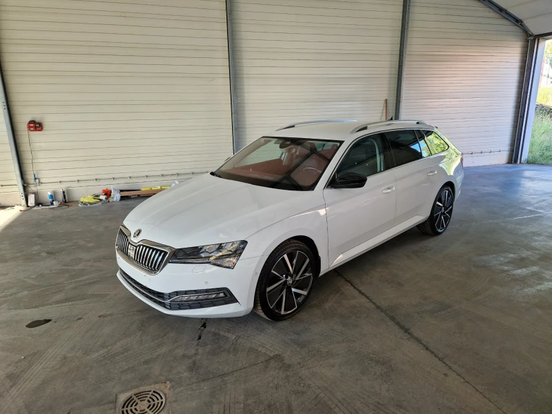 Skoda Superb Premium, снимка 2 - Автомобили и джипове - 51893579