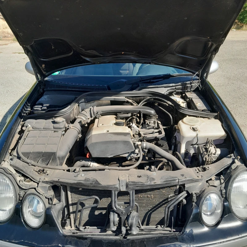 Mercedes-Benz CLK 2.0, снимка 14 - Автомобили и джипове - 52596931