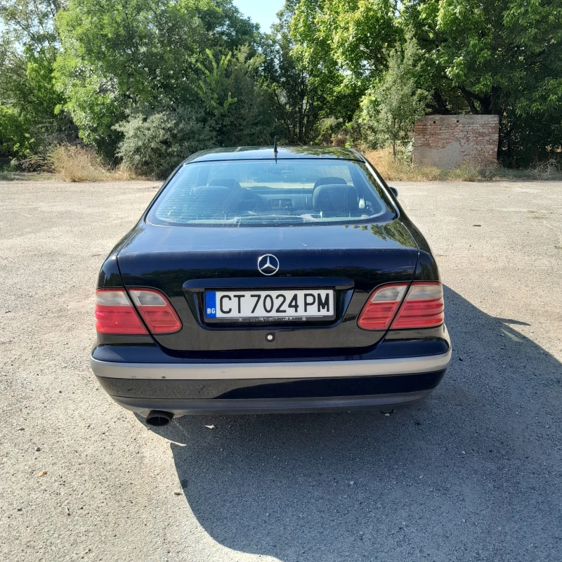 Mercedes-Benz CLK 2.0, снимка 9 - Автомобили и джипове - 52596931