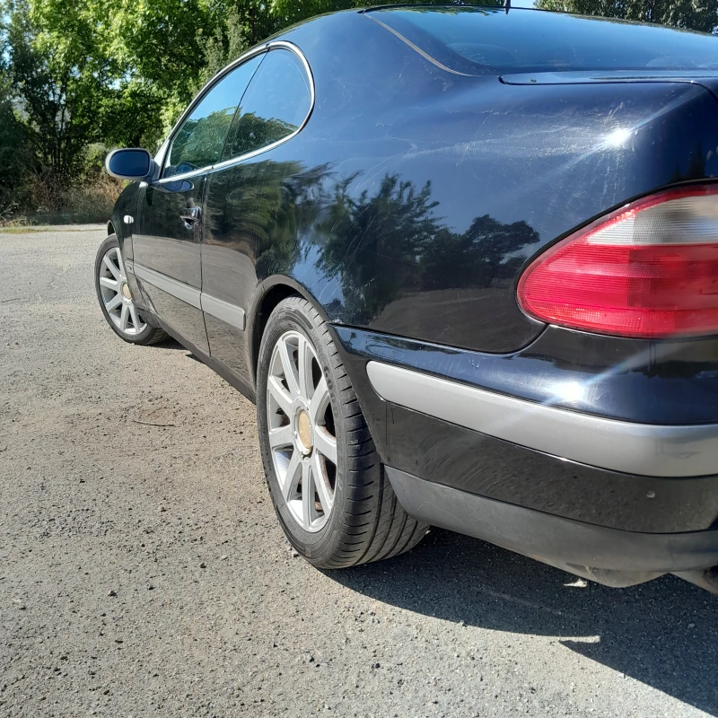 Mercedes-Benz CLK 2.0, снимка 10 - Автомобили и джипове - 52596931
