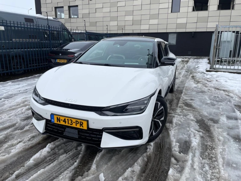 Kia EV6 GT Line, снимка 12 - Автомобили и джипове - 53088521