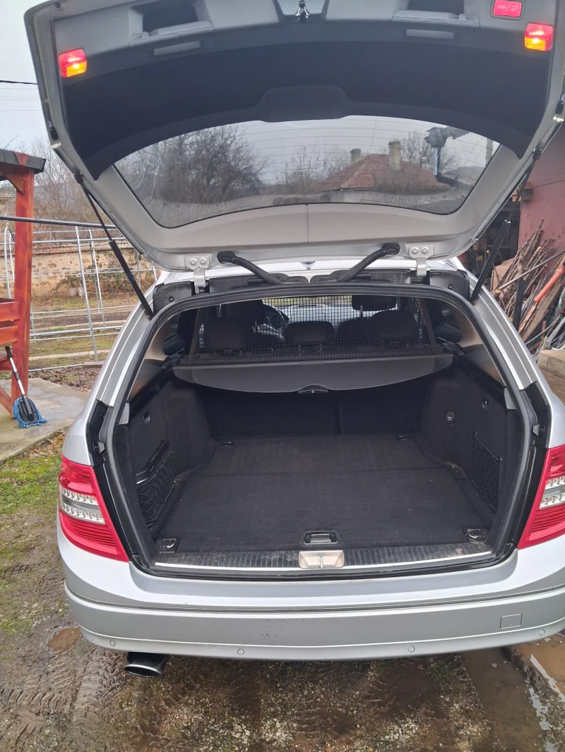 Mercedes-Benz C 250 CGI, снимка 9 - Автомобили и джипове - 53124875