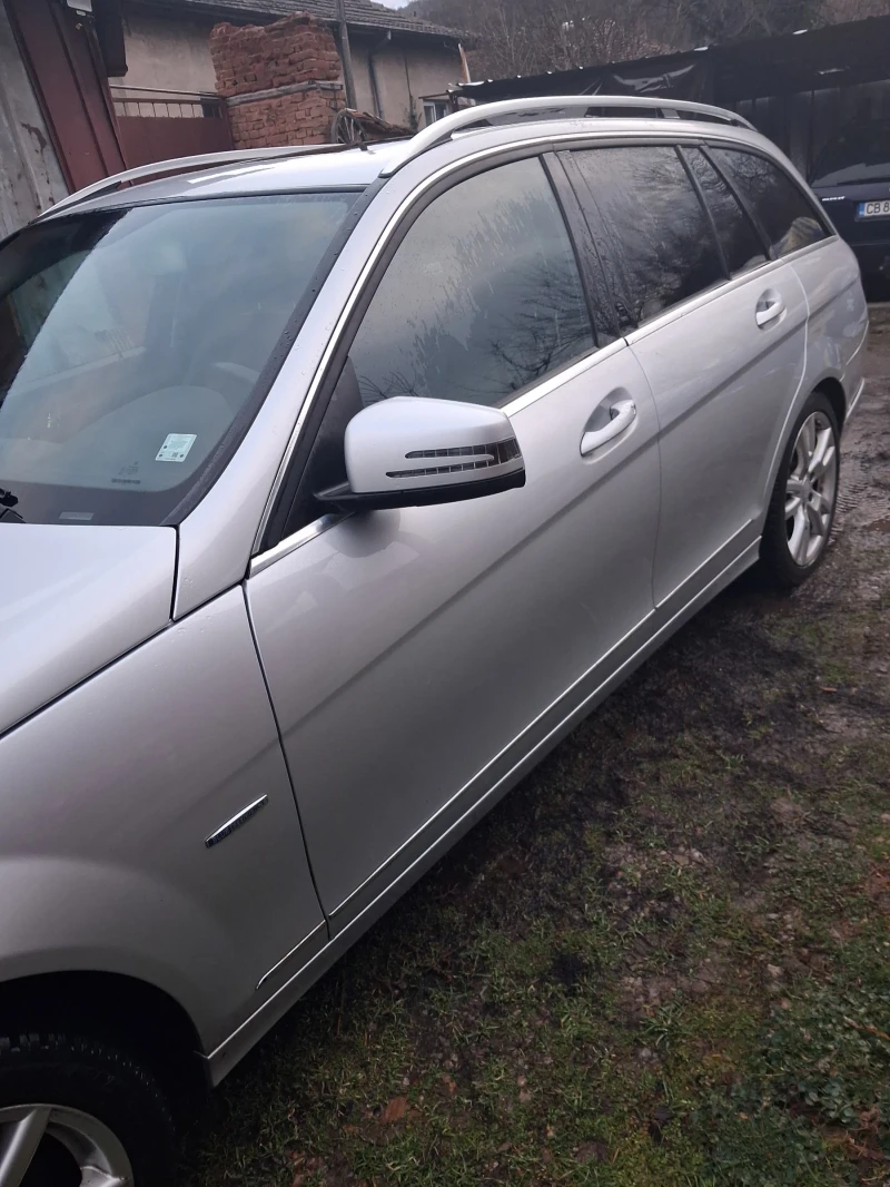 Mercedes-Benz C 250 CGI, снимка 3 - Автомобили и джипове - 53124875