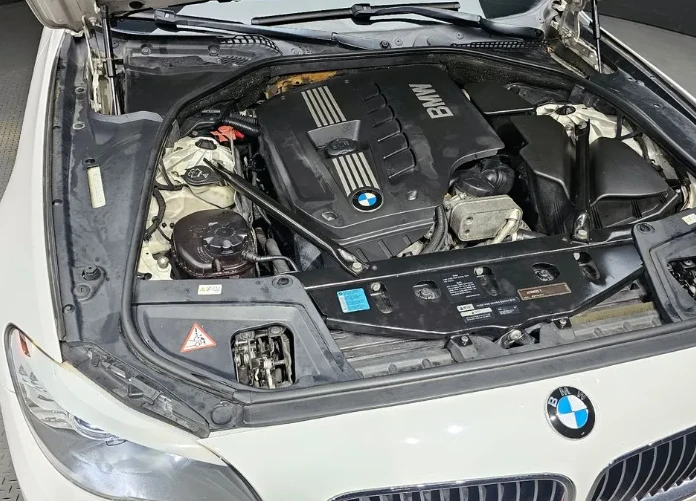 BMW 523  - изображение 6