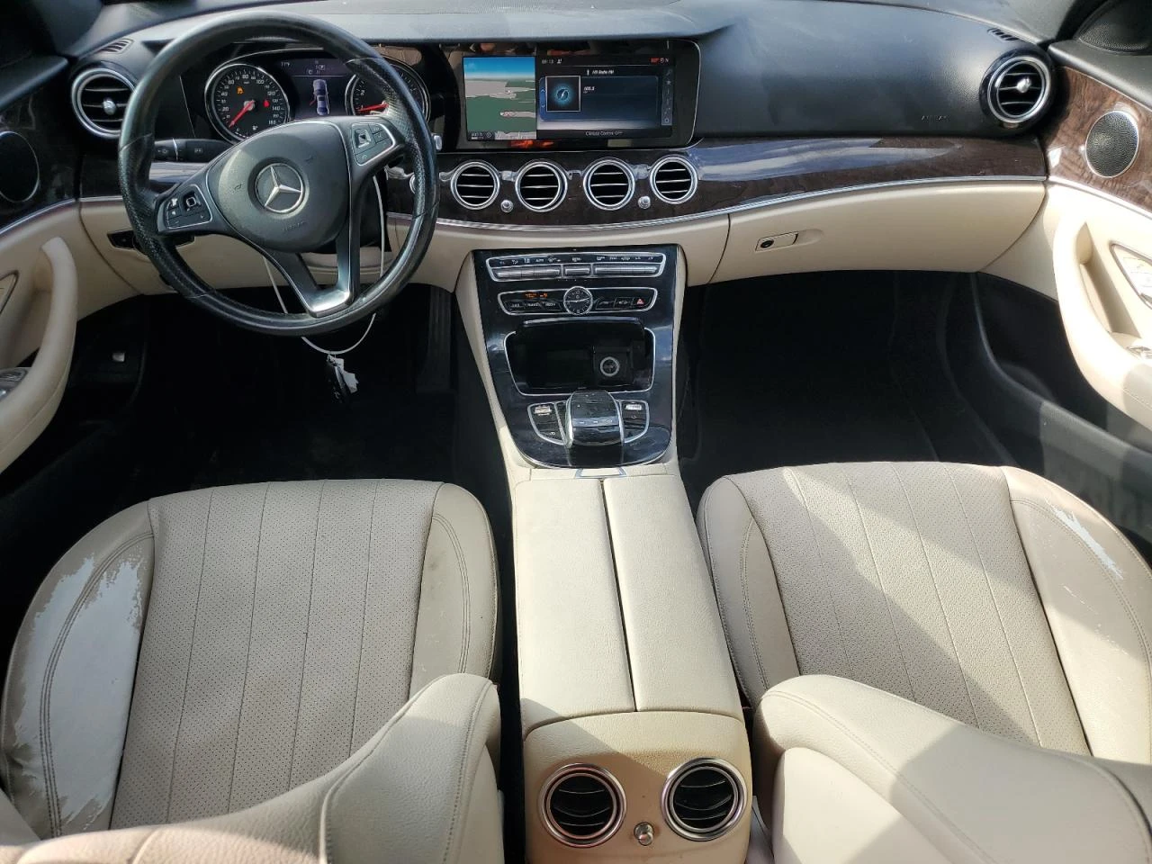 Mercedes-Benz E 300  - изображение 9