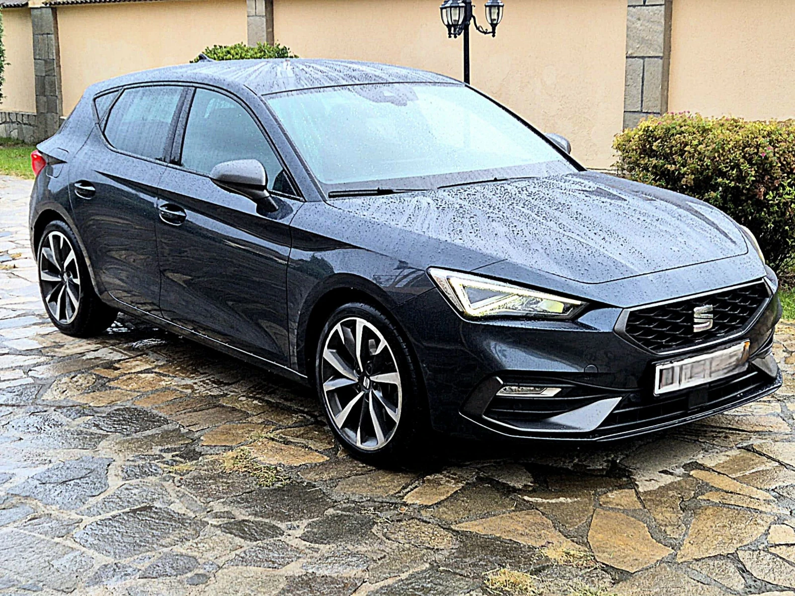 Seat Leon FR Edition* DSG* PANO* BeatsAudio* 1-ви собственик - изображение 7