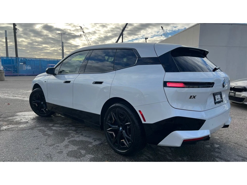 BMW iX * M60 * CARFAX * ЦЕНА ДО БЪЛГАРИЯ - изображение 4