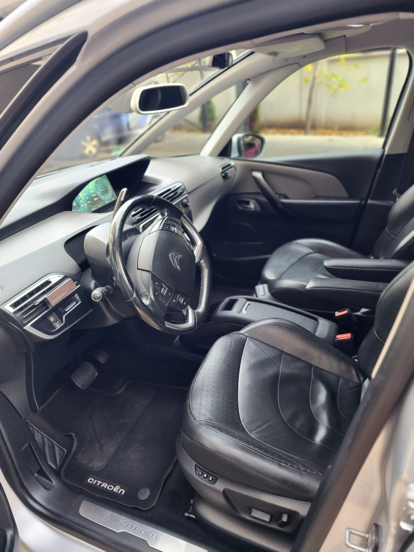 Citroen Grand C4 Picasso Ван, снимка 10 - Автомобили и джипове - 53717267