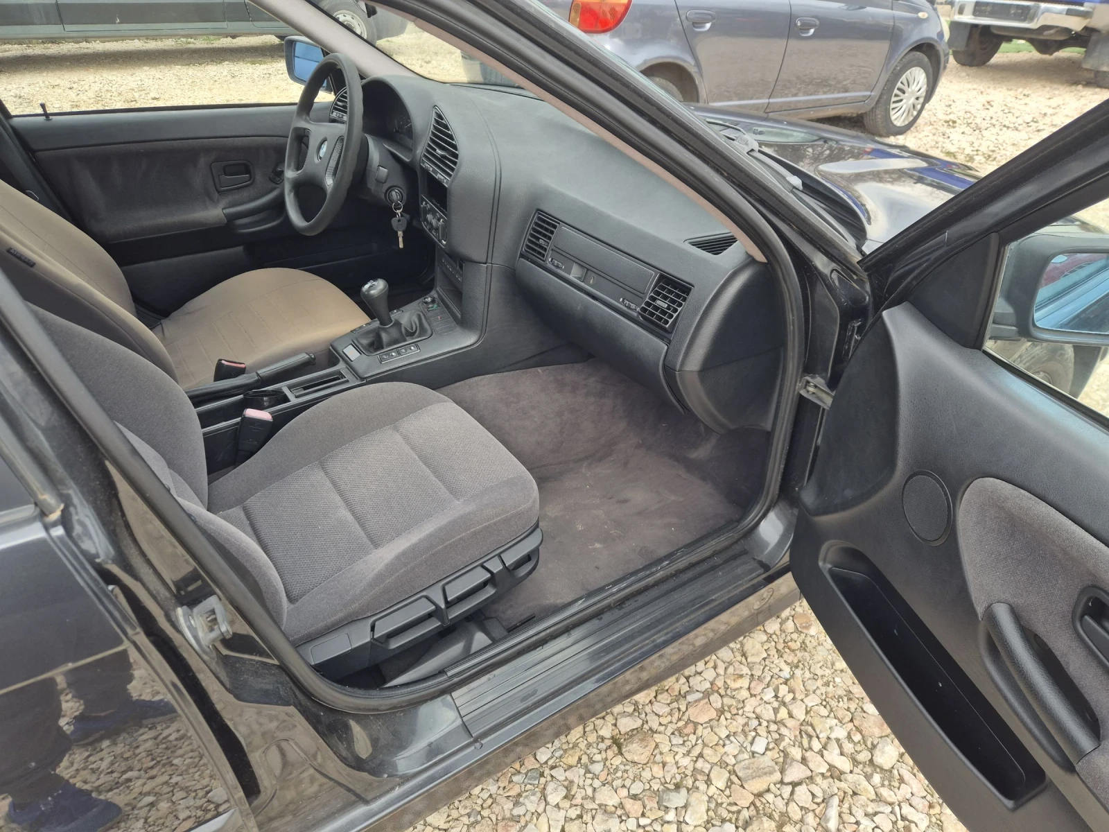 BMW 320 320i* m50tu* Без ръжди, снимка 13 - Автомобили и джипове - 53931870