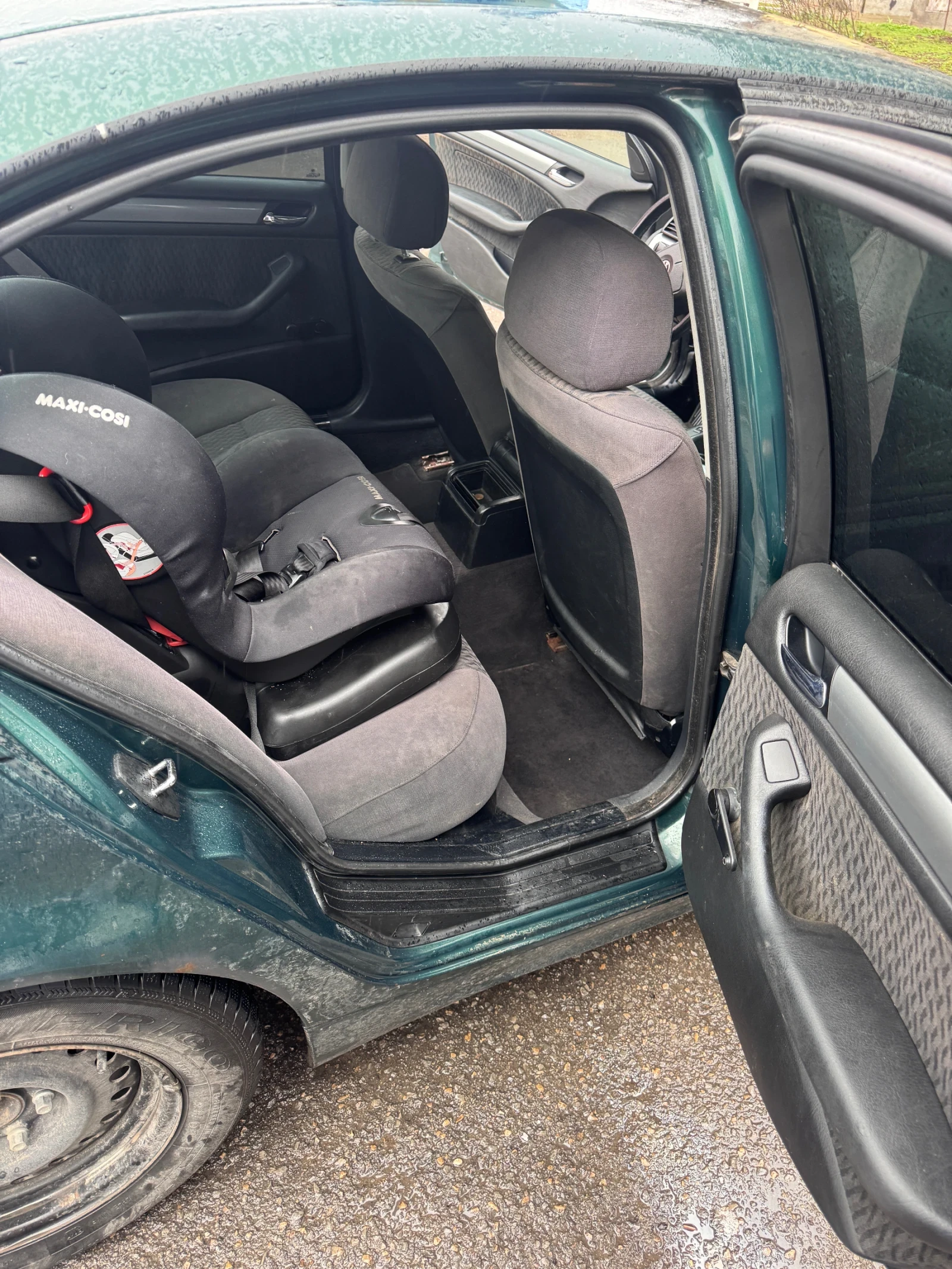 BMW 320 2.0d 136hp, снимка 10 - Автомобили и джипове - 53945651