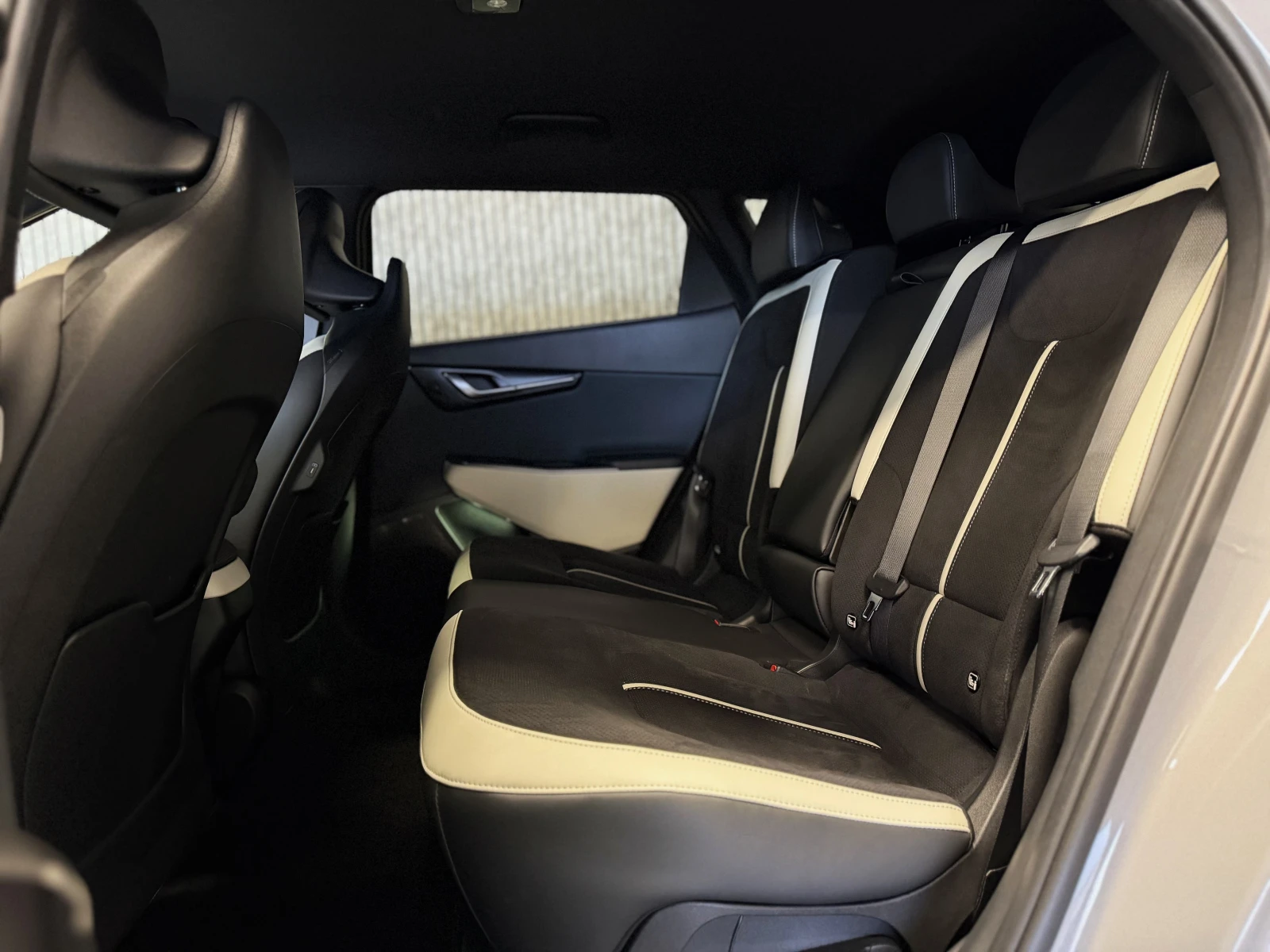 Kia EV6 GT-LINE 4WD 360 MERIDIAN, снимка 13 - Автомобили и джипове - 53960222