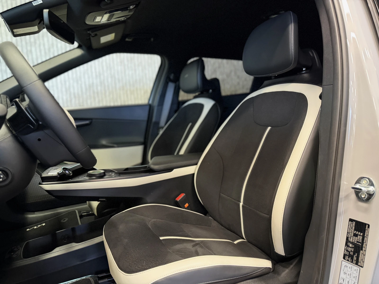 Kia EV6 GT-LINE 4WD 360 MERIDIAN, снимка 8 - Автомобили и джипове - 53960222