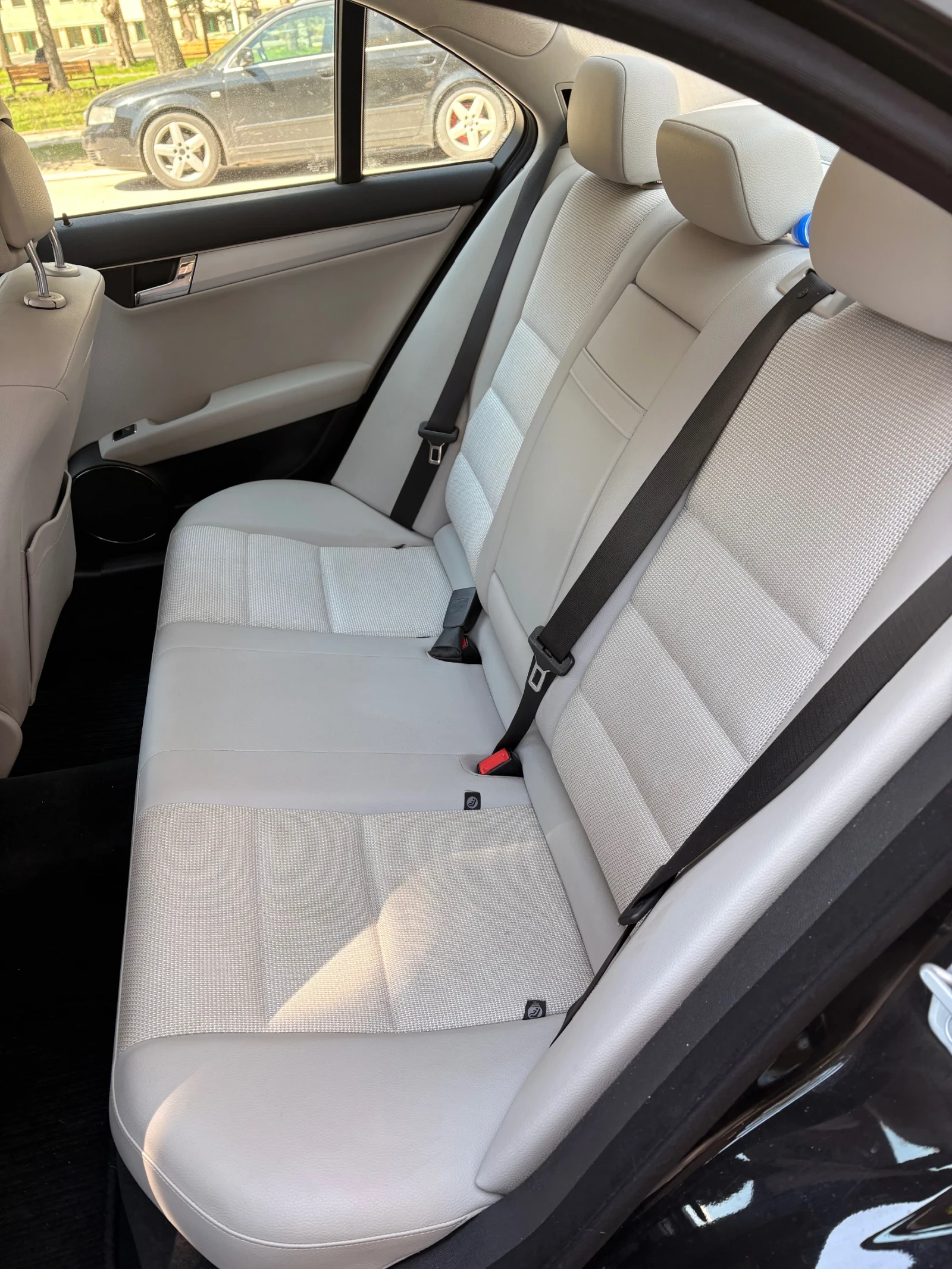 Mercedes-Benz C 180, снимка 12 - Автомобили и джипове - 54266245