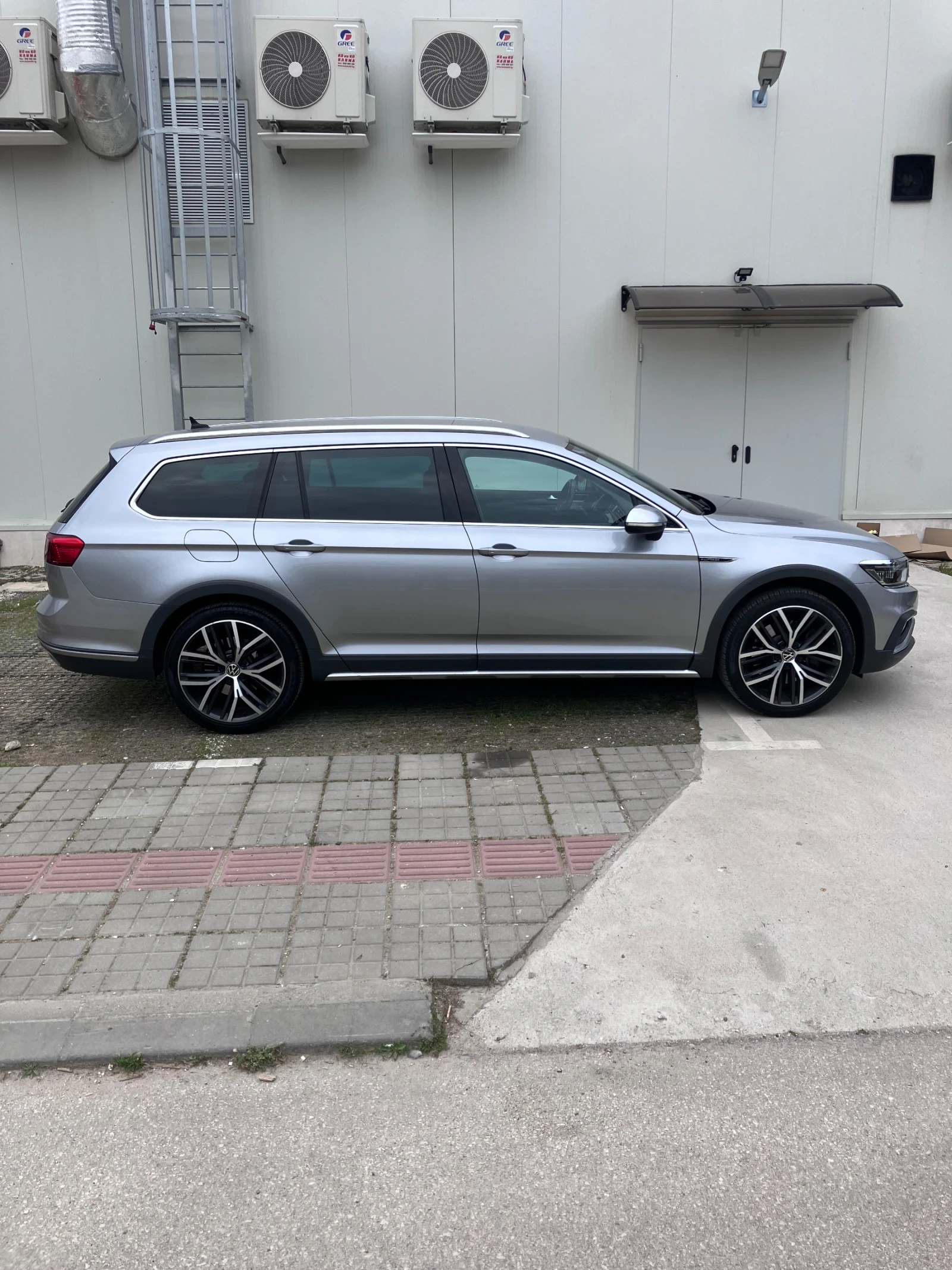 VW Alltrack 2, 0 TDI 200 кс, снимка 3 - Автомобили и джипове - 54306872