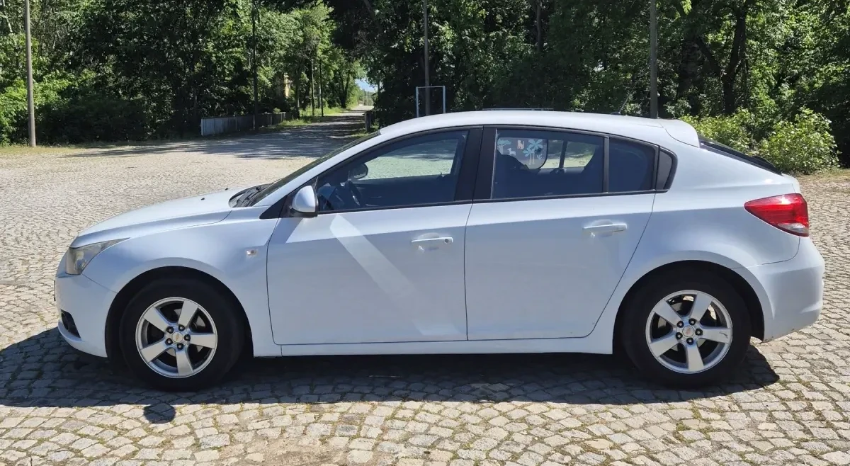 Chevrolet Cruze 1.6 BRC , снимка 6 - Автомобили и джипове - 54702631