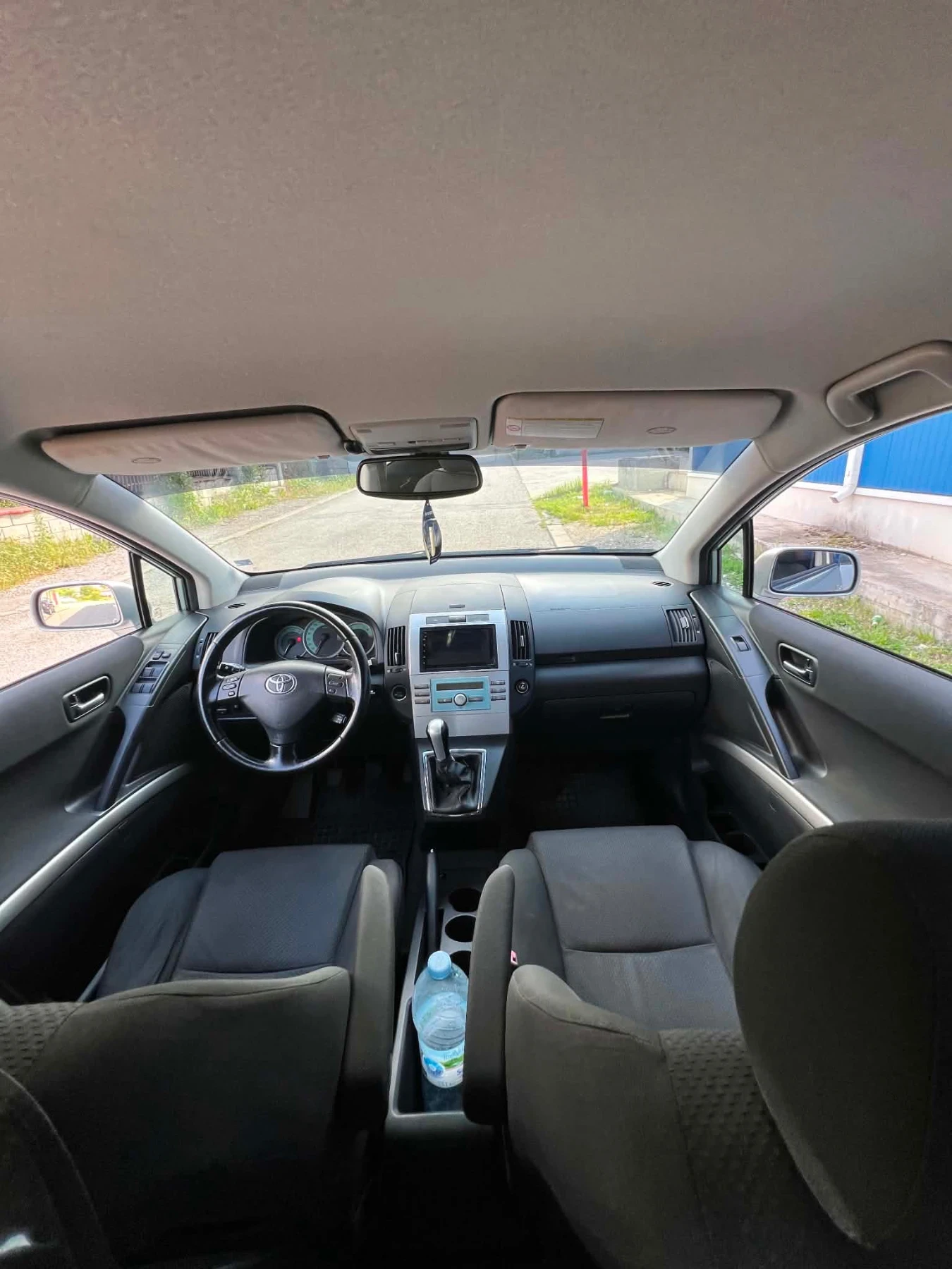 Toyota Corolla verso 2.2, снимка 9 - Автомобили и джипове - 54823372