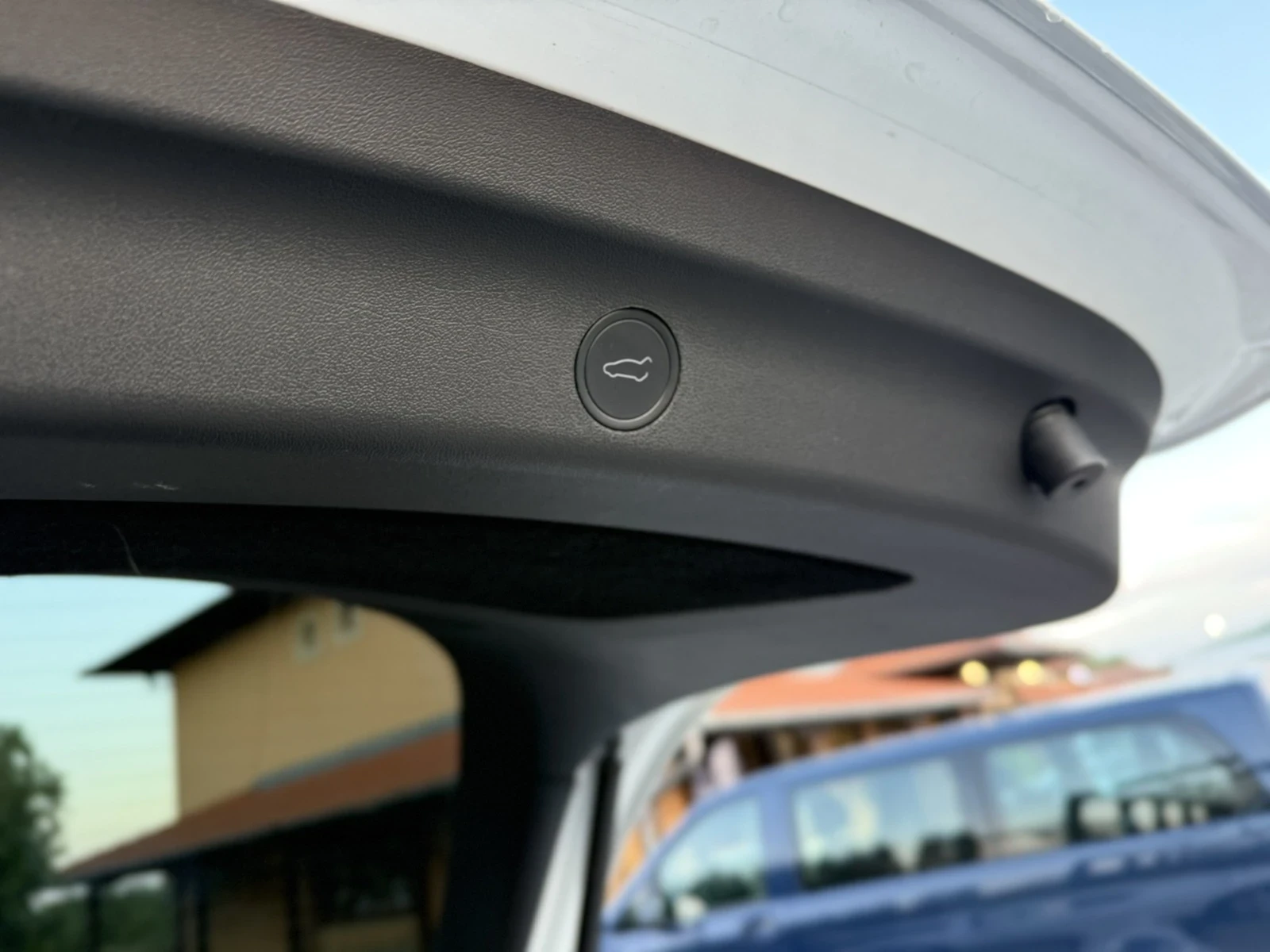 Tesla Model Y Long range, dual motor, Европа, снимка 17 - Автомобили и джипове - 55388702