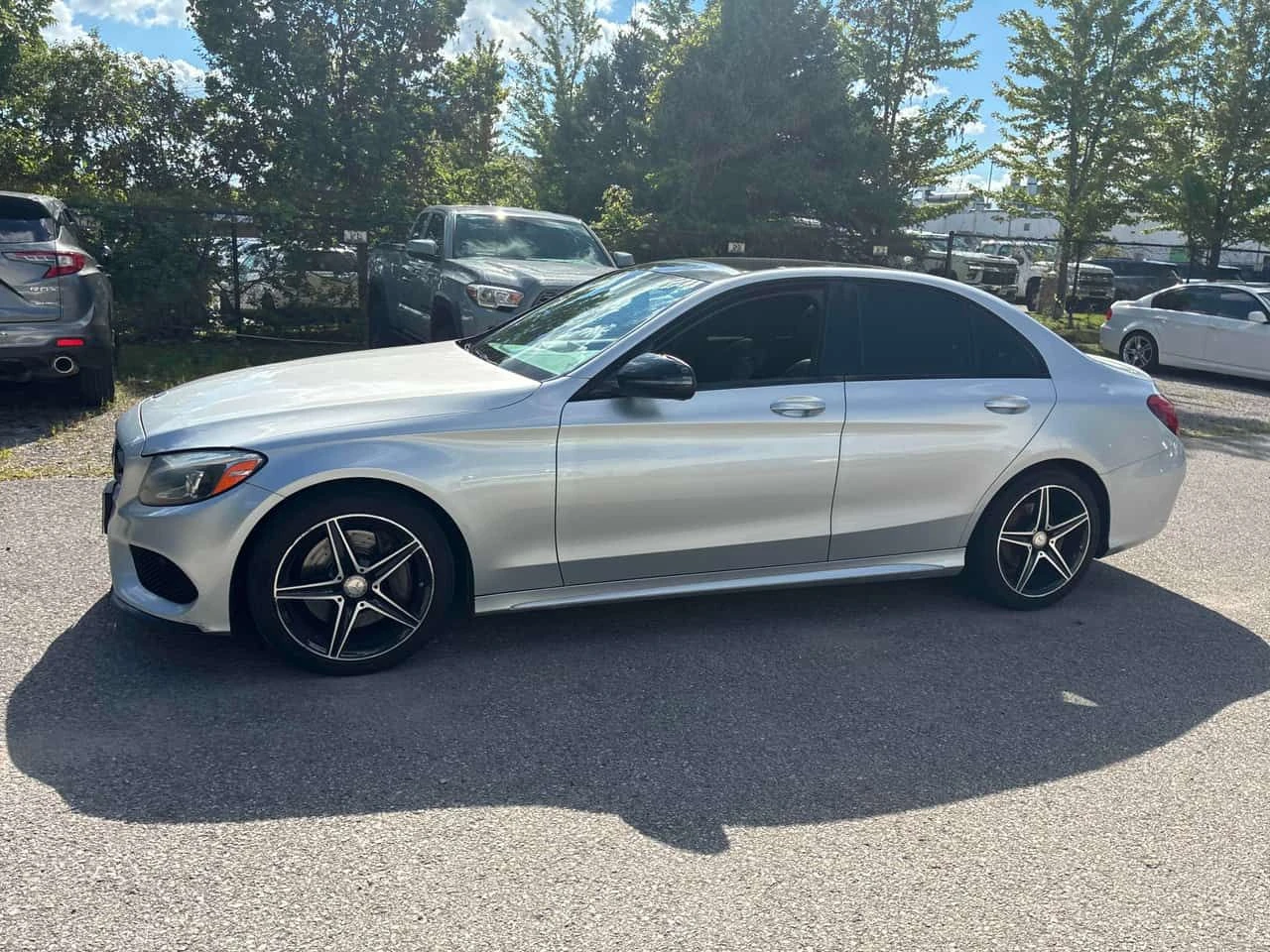 Mercedes-Benz C 300 4MATIC | CARFAX | АВТОКРЕДИТ БЕЗ ПЪРВОНАЧАЛНА, снимка 3 - Автомобили и джипове - 55710762