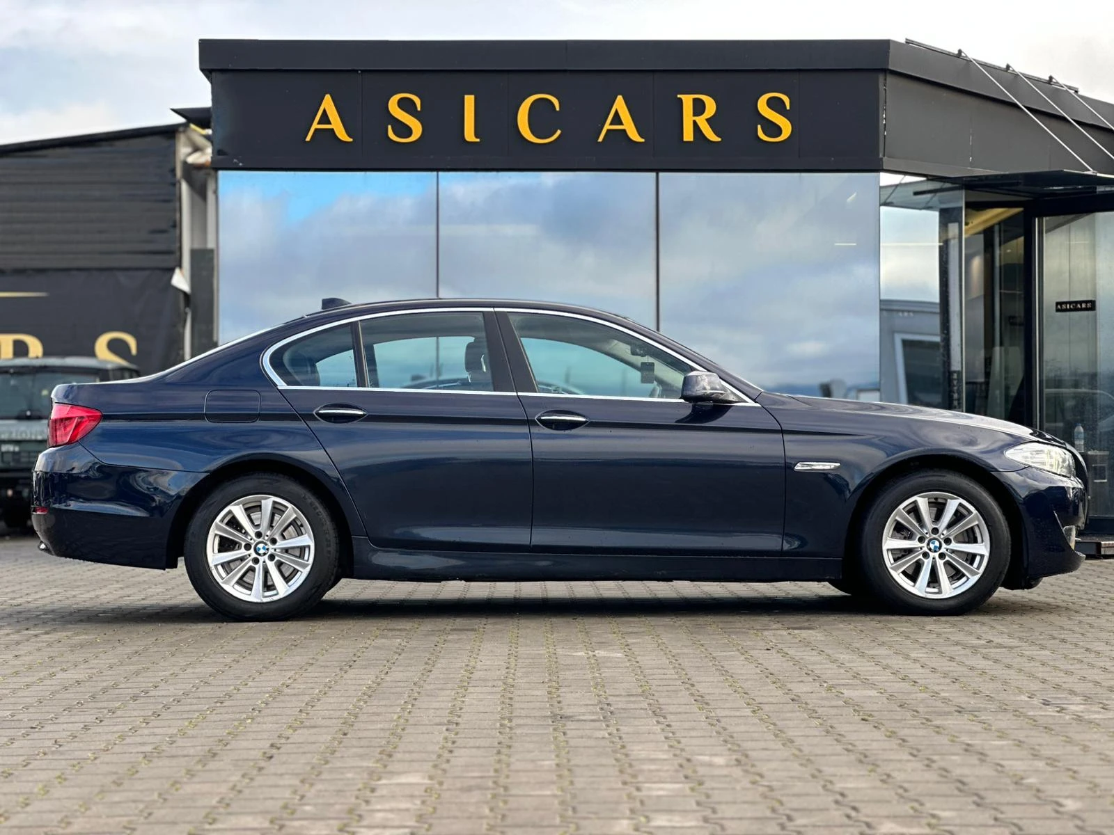 BMW 520 / 2.0D / 184HP / M-SPORT / СМЕНЕНИ ВЕРИГИ /, снимка 6 - Автомобили и джипове - 56136821
