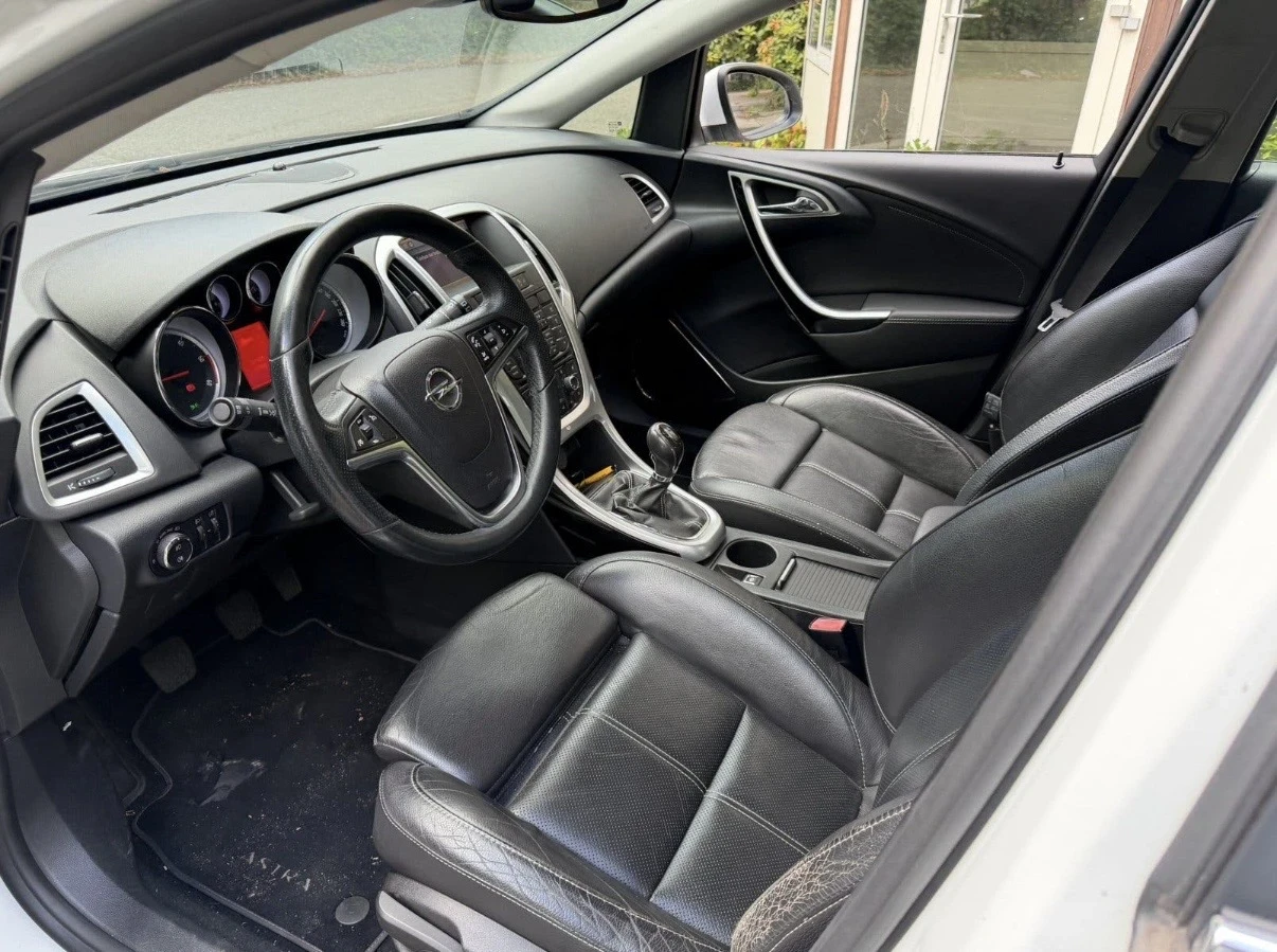 Opel Astra 1.7CDTI 110HP, снимка 8 - Автомобили и джипове - 56168965