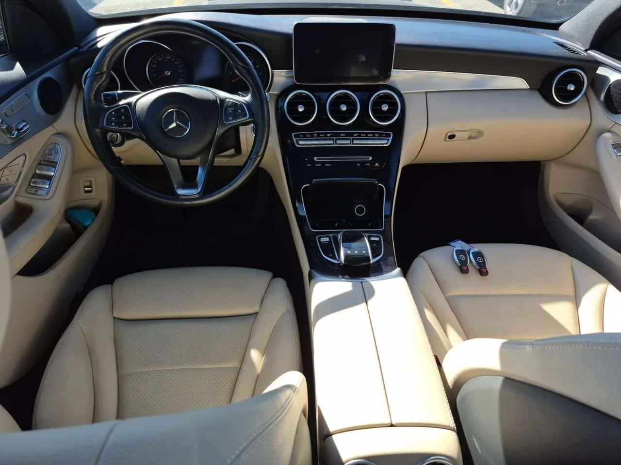 Mercedes-Benz C 300 / AMG PACK / PANO / 2 KEYS / OPTION FOR FINANCING, снимка 11 - Автомобили и джипове - 56169284