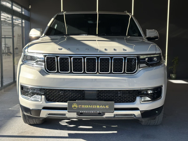 Jeep Grand Wagoneer 5.7 V8 HEMI eTorque, снимка 1 - Автомобили и джипове - 48521142