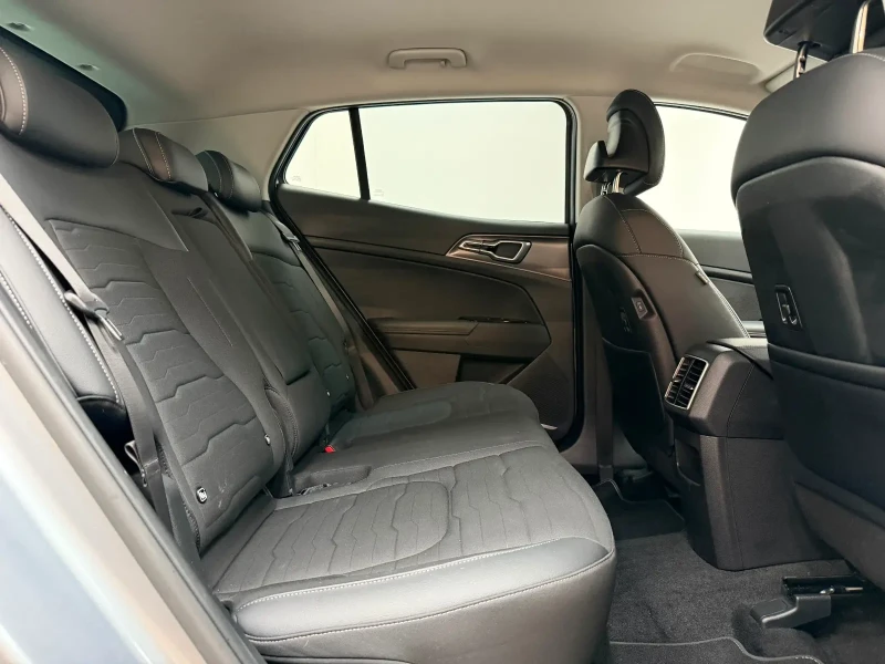 Kia Sportage 1.6 T-GDI / LED / SHZ / LHZ / RKAM, снимка 12 - Автомобили и джипове - 53565383