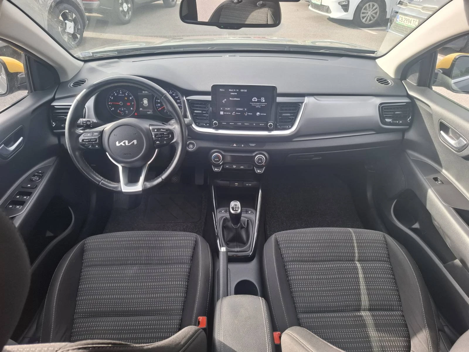 Kia Stonic 1.0 EX Турбо Гаранция - изображение 8