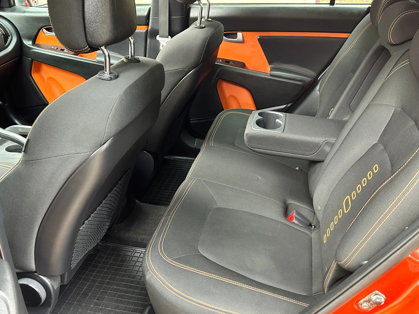 Kia Sportage 2, 0CRDI 16V 136K 4X4 - изображение 10