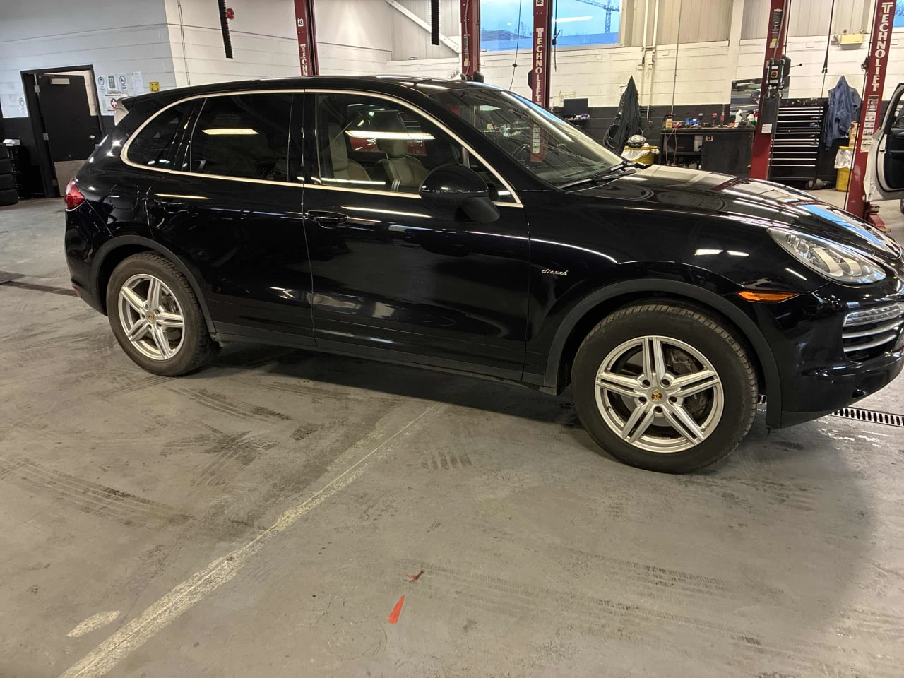 Porsche Cayenne * АВТО КРЕДИТ* ЦЕНА ДО БГ * СЕРВИЗНА ИСТОРИЯ *  - изображение 3