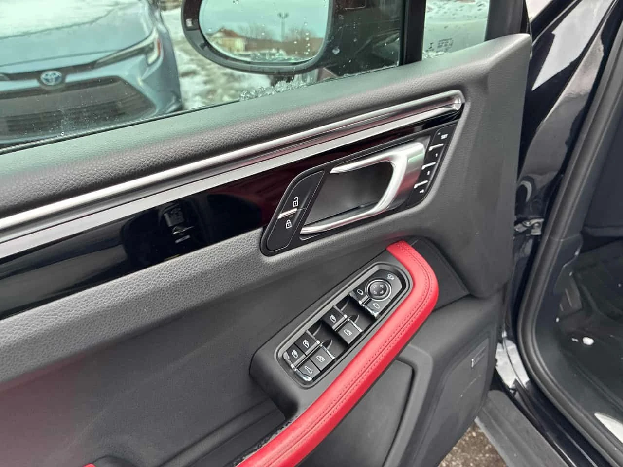 Porsche Macan S/ОБДУХВАНЕ/БЕЗ ЗАБЕЛЕЖКИ, снимка 10 - Автомобили и джипове - 54033632