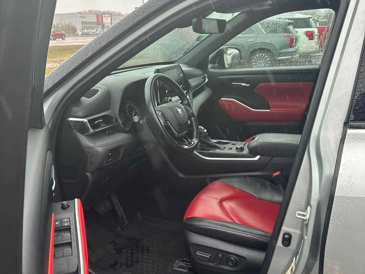 Toyota Highlander * XSE * ГЛАВНО ПРЕДСТАВИТЕЛСТВО* 360 КАМЕРА* КОЖА*, снимка 7 - Автомобили и джипове - 54219114