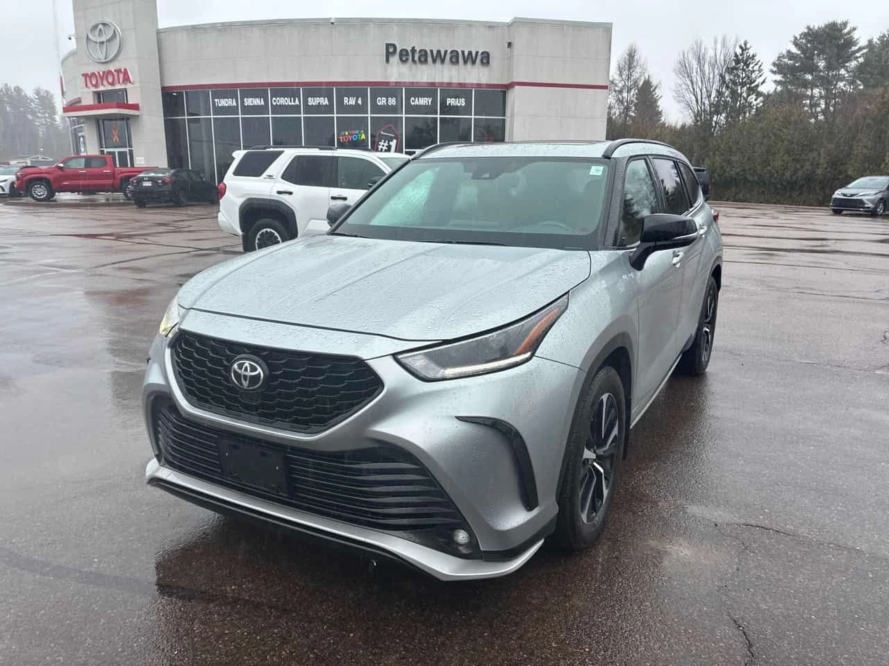 Toyota Highlander * XSE * ГЛАВНО ПРЕДСТАВИТЕЛСТВО* 360 КАМЕРА* КОЖА*